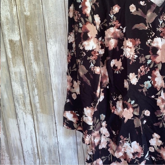 J. Jill Watercolor Black Floral Tunic - Picture 4 of 6